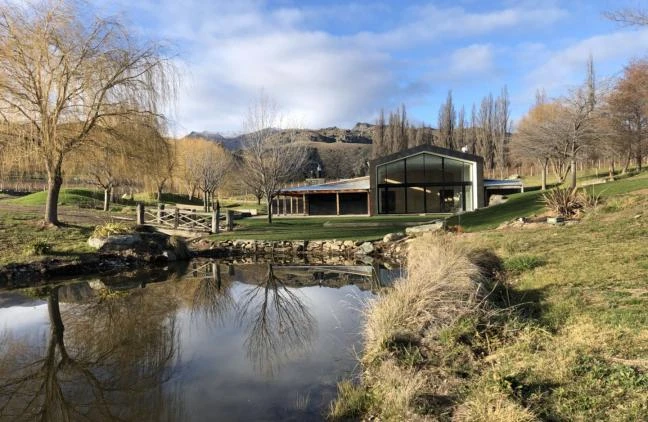 0310_Cloudy_Bay_Gallery_1_media.webp 0310_Cloudy_Bay_Gallery_1_media.webp