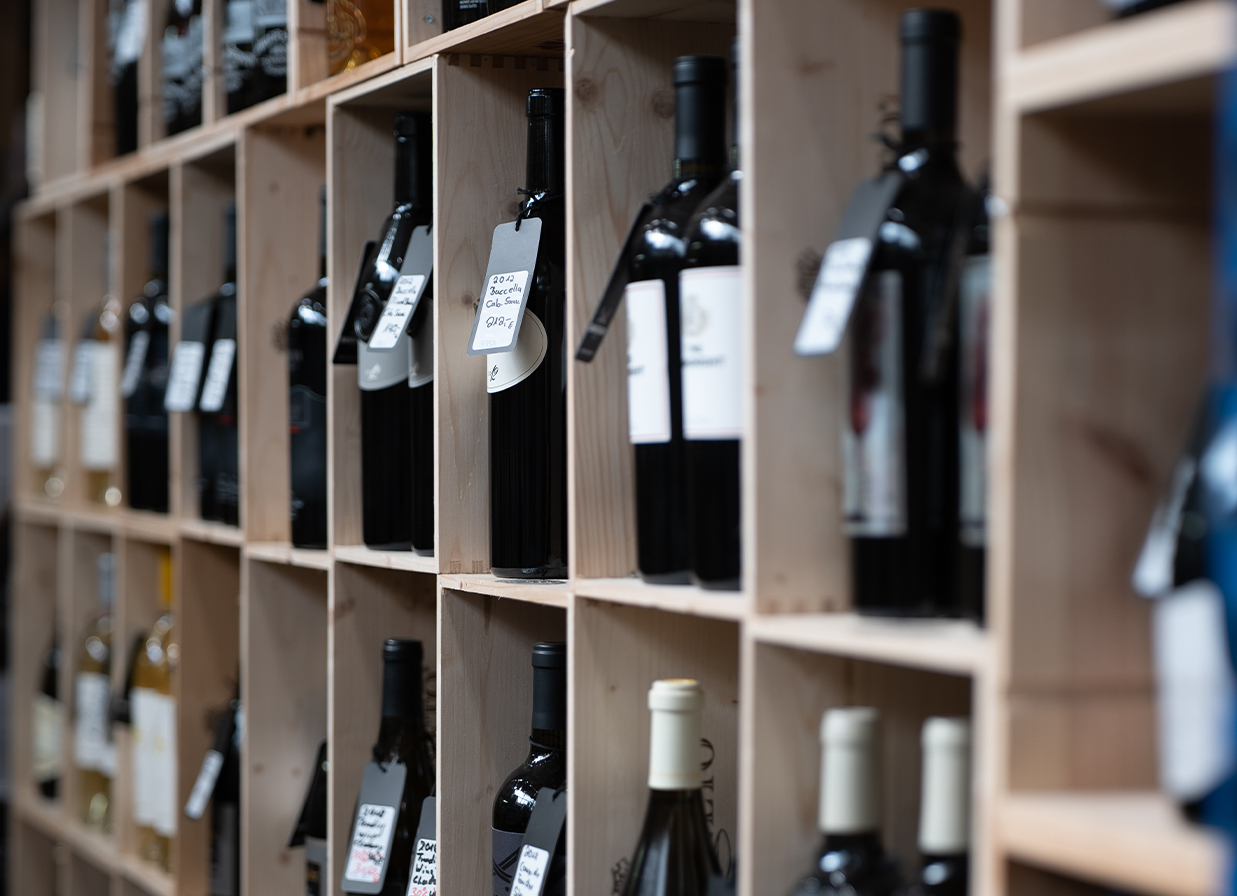 Weinhalleimage.jpg Weinhalleimage.jpg