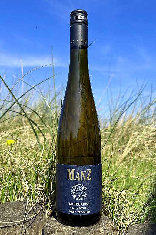 2022 Manz Scheurebe trocken "Kalkstein" 0,75l 2022 Manz Scheurebe trocken "Kalkstein" 0,75l