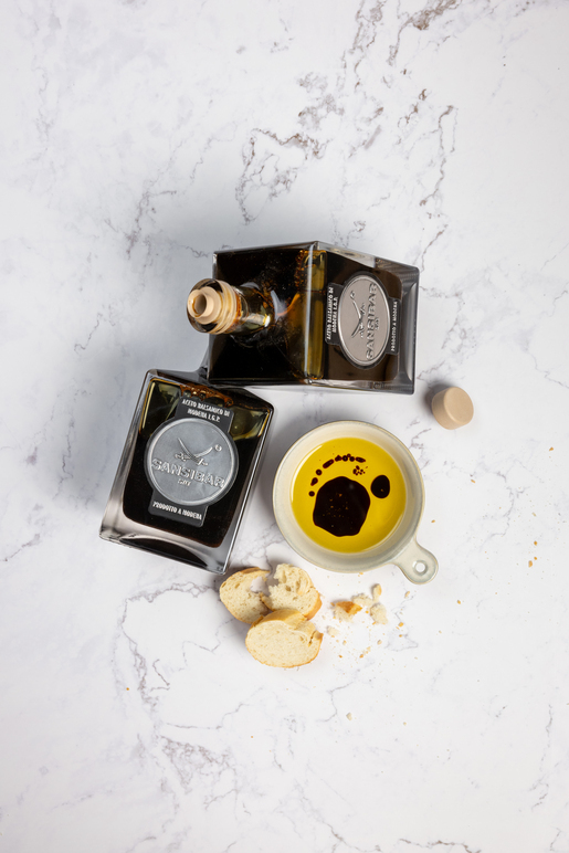 BOS Aceto Balsamico di Modena mit Metalllogo Sansibar Exclusive IGP  BOS Aceto Balsamico di Modena mit Metalllogo Sansibar Exclusive IGP