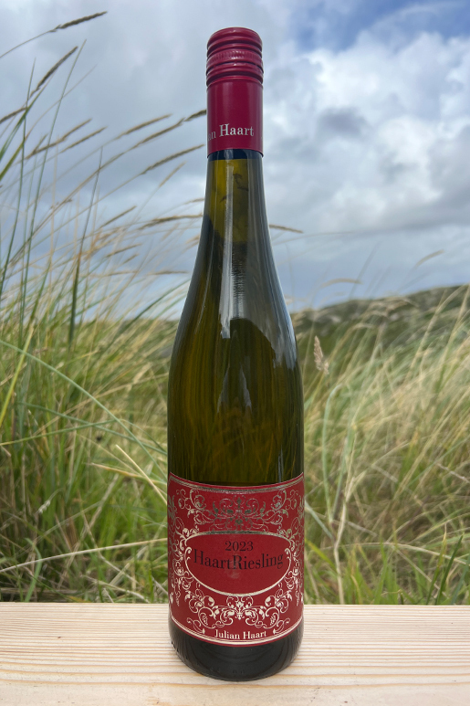 2023 Julian Haart Riesling trocken 0,75l 2023 Julian Haart Riesling trocken 0,75l