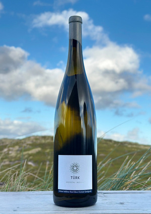 2023 Türk Grüner Veltliner "Ried Obere Kremser Sandgrube" 1,5l 2023 Türk Grüner Veltliner "Ried Obere Kremser Sandgrube" 1,5l