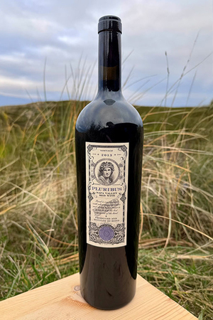 2013 BOND Pluribus Cabernet Sauvignon 14,5% Vol. Magnum 1,5l 2013 BOND Pluribus Cabernet Sauvignon 14,5% Vol. Magnum 1,5l